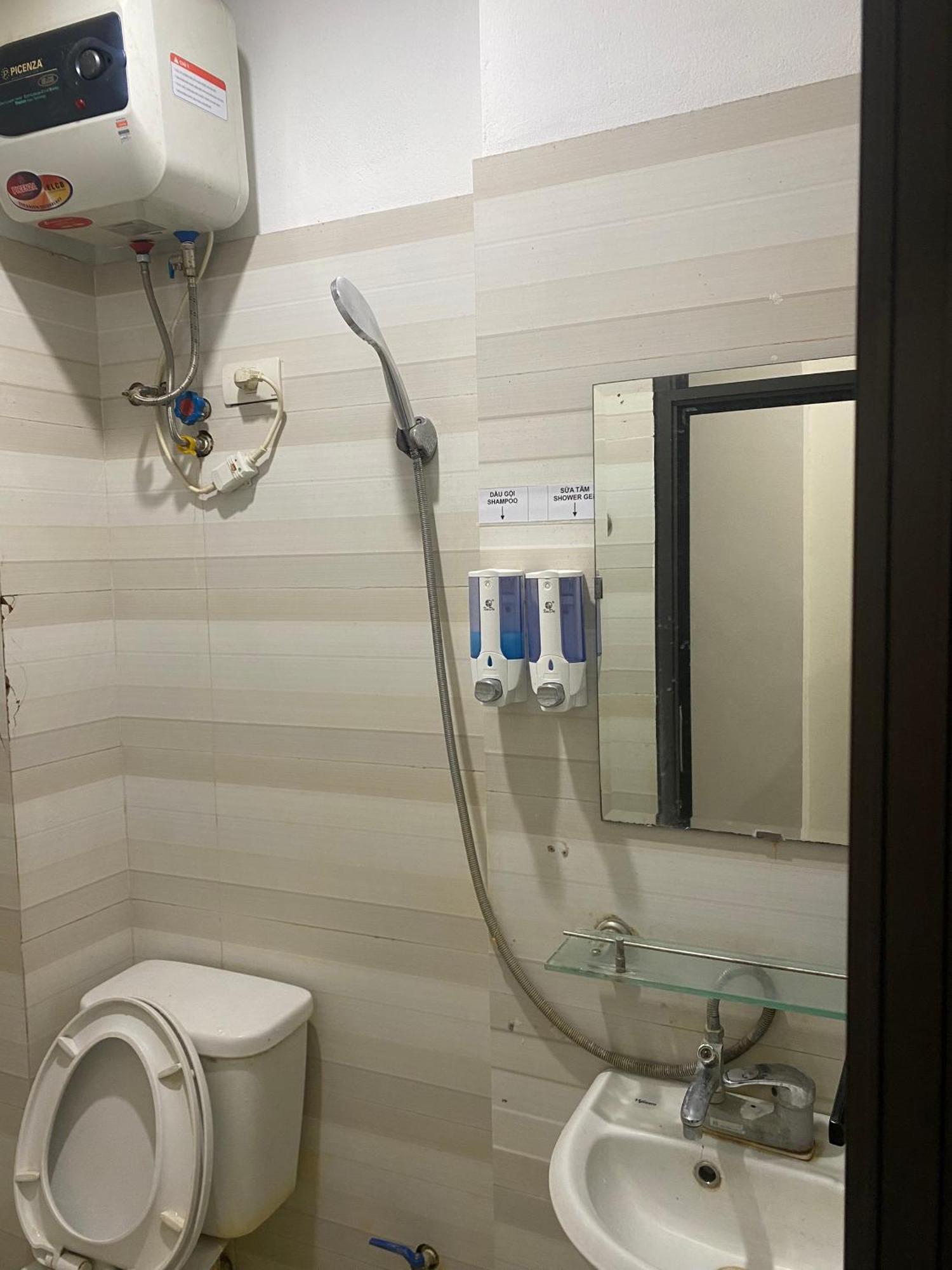 Nam Cuong Motel - Phong Don Co Cua So Thoang Mat Khep Kin - Thang May Hanoi Dış mekan fotoğraf